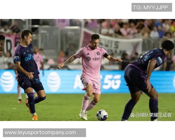 客场逆境加剧迈阿密防守失误再失一球上半场形势严峻 客场逆境加剧迈阿密防守失误再失一球上半场形势严峻