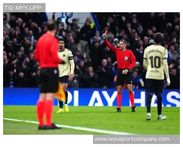 巴萨全队力挺阿劳霍尽管在对切尔西比赛中被罚下