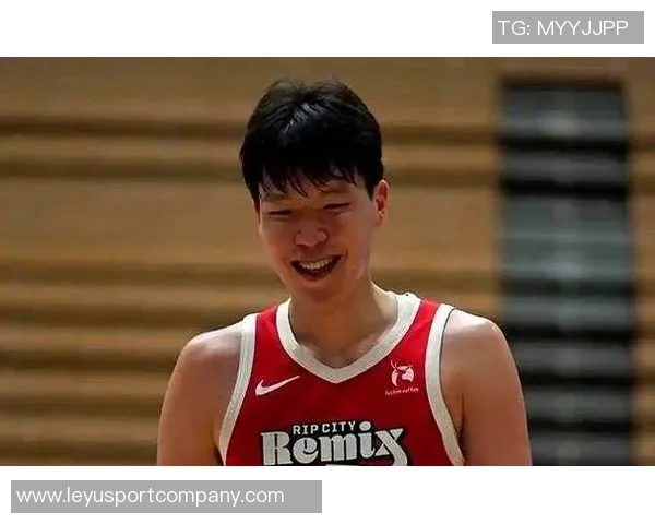 费舍尔谈杨瀚森组织能力不足球队期待他成长为核心球员