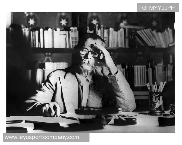 左撇子埃基蒂克的绘画之路与童年羞涩心情的交织