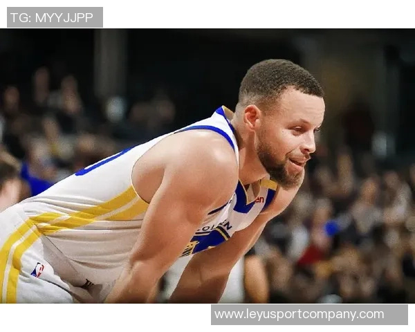 海兰德半场表现抢眼5投3中贡献12分1篮板2助攻1抢断助力全队