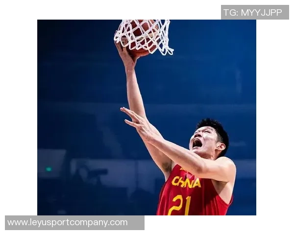 周琦因伤缺席亚洲杯赛场与队友并肩作战全力以赴进行康复训练