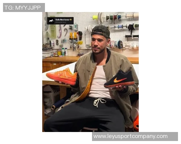 布克第二代签名鞋Book2正式发布两款全新配色你更倾心哪一款 布克第二代签名鞋Book2正式发布两款全新配色你更倾心哪一款