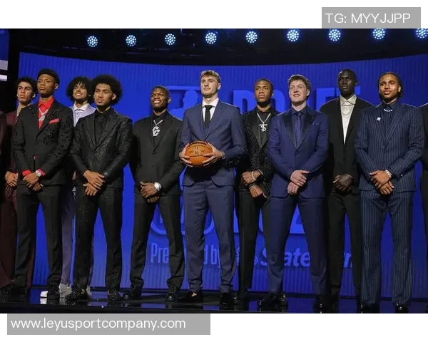 美媒评选25年选秀重排杨瀚森跃升至第九名一球员排名大幅提升28位