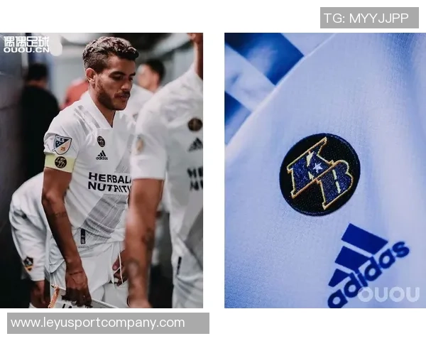 切尔西新赛季复古球衣曝光珊瑚橙与黑色交织展现狮纹徽章魅力