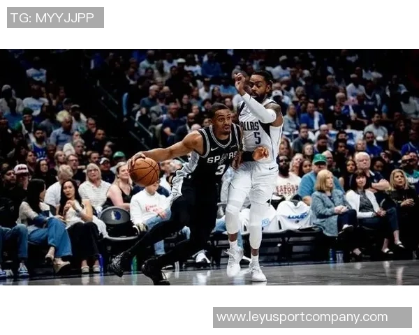 基德称赞拉塞尔传球与防守表现出色期待未来更多精彩表现