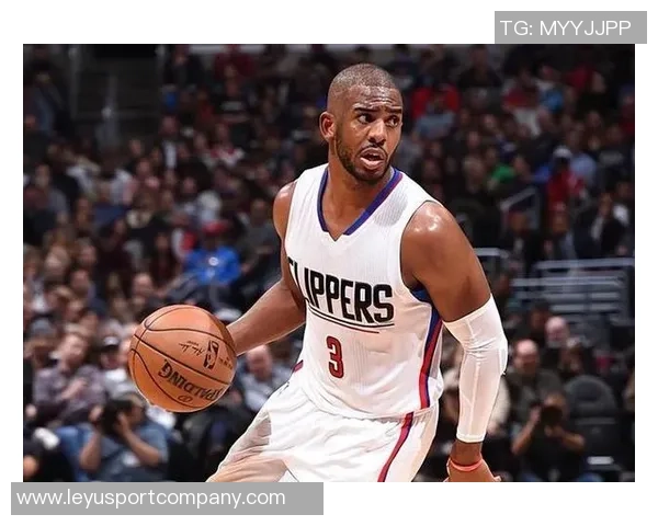 火箭队急需保罗助力但因工资帽限制最早一月才能引援