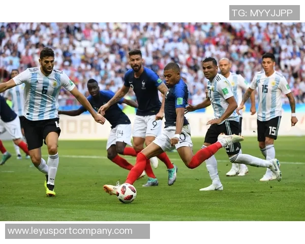 三年前世界杯决赛回顾法国队重温姆巴佩进球庆祝瞬间